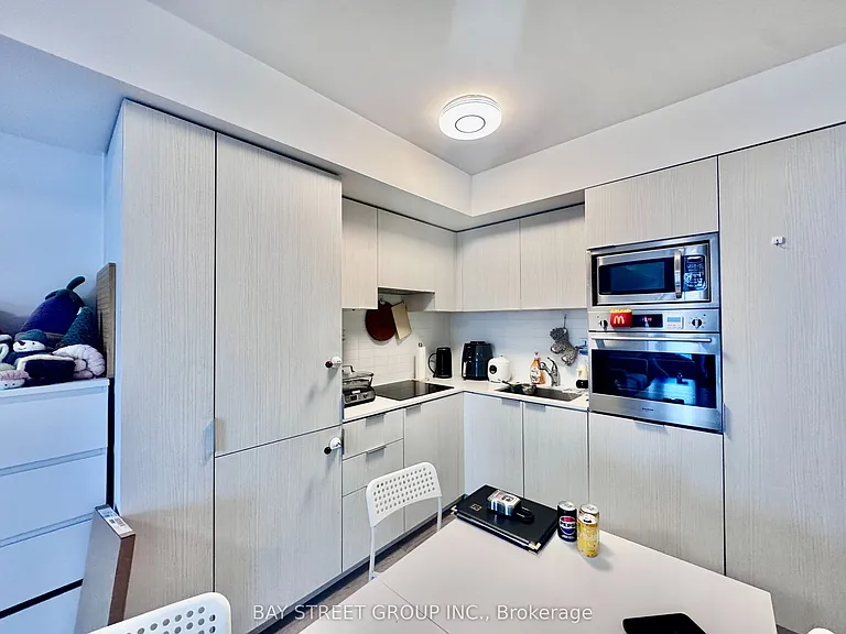 11 Wellesley St W #2103 — Photo 13