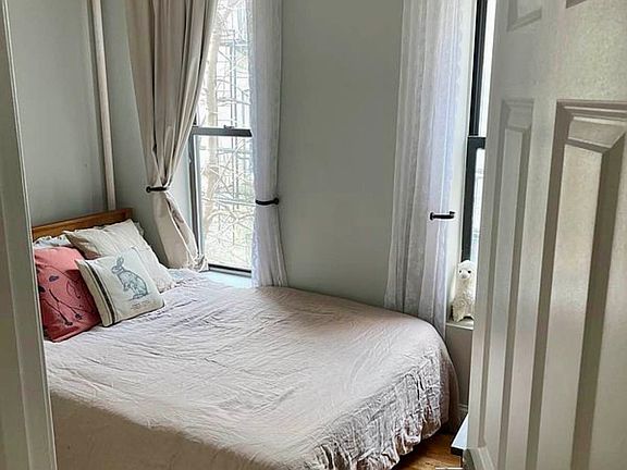 3rd image of 227 Kingsland Ave APT 8
