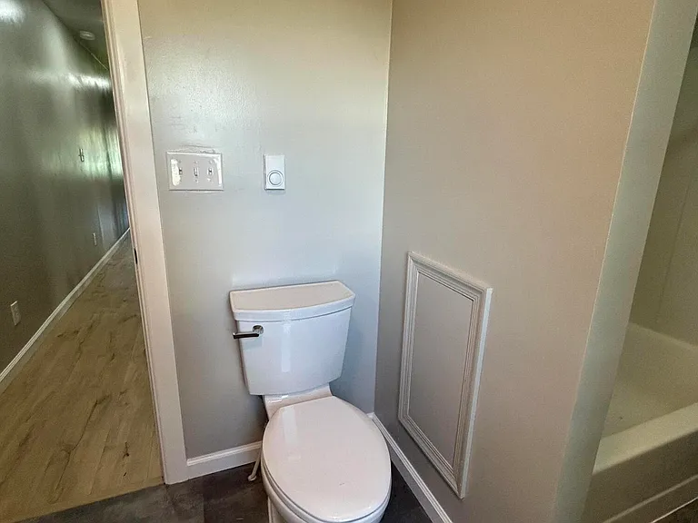 926 Edison Ave — Photo 17