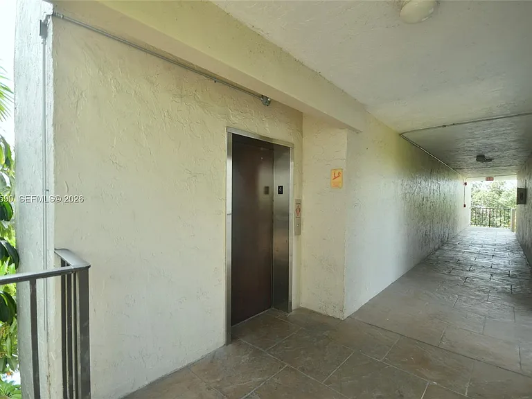 6884 N Kendall Dr #C401 — Photo 13
