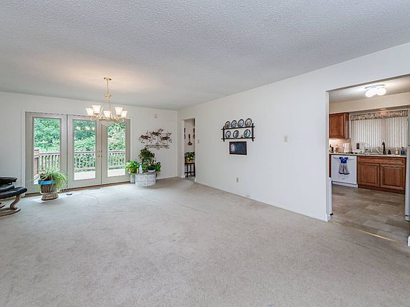 3rd image of 12065 Craig View Dr