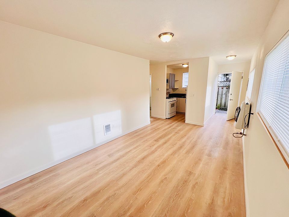 1st image of 16565 21st Ave NE #1/2