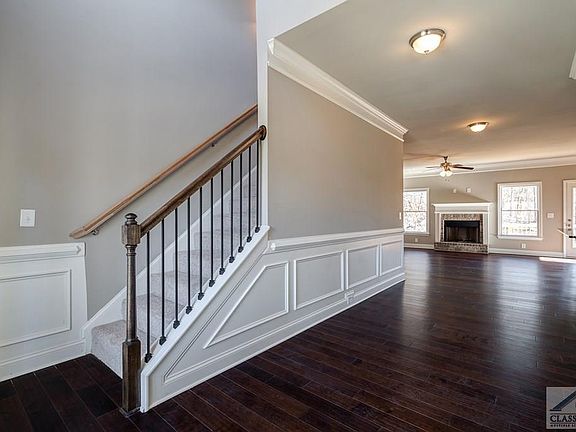 2nd image of 465 Huntington Ln #82