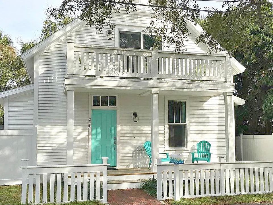 1st image of 218 Esther St