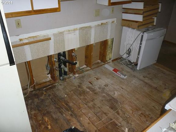 3rd image of 4018 E Gibbons St