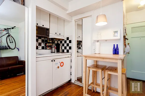 Rented by Halstead Real Estate | media 28