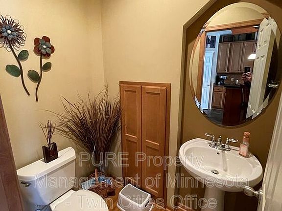 5th image of 12449 Flanders Ct NE Unit B