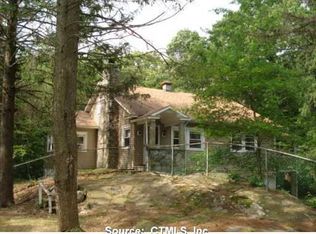 12 Ojibwa Trl, Shelton, CT 06484