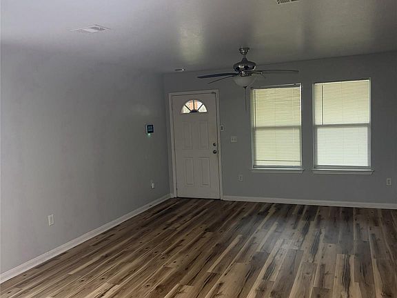 4th image of 717 6th Ave N