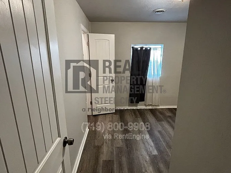 1428 E Orman Ave — Photo 13