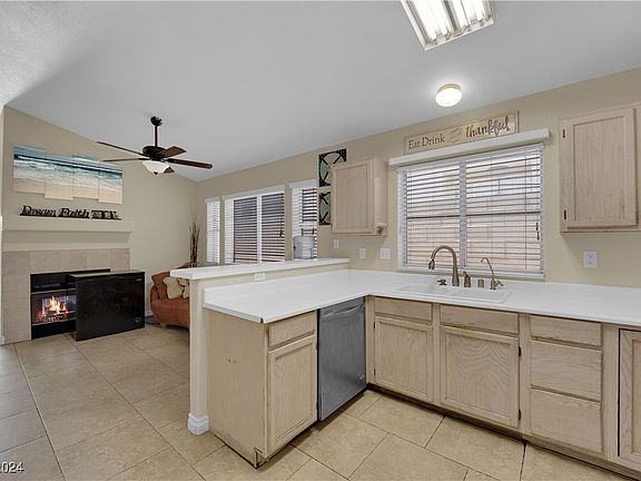 5th image of 9137 Indian Breeze Dr