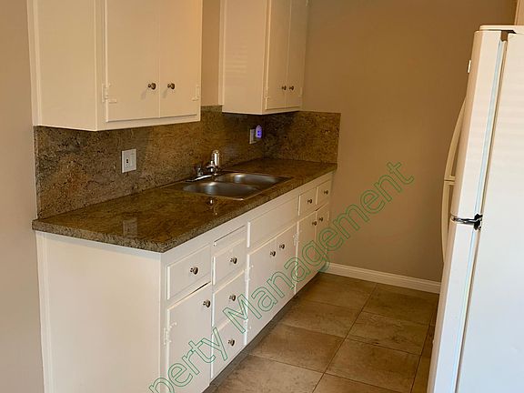3rd image of 968 College Dr
