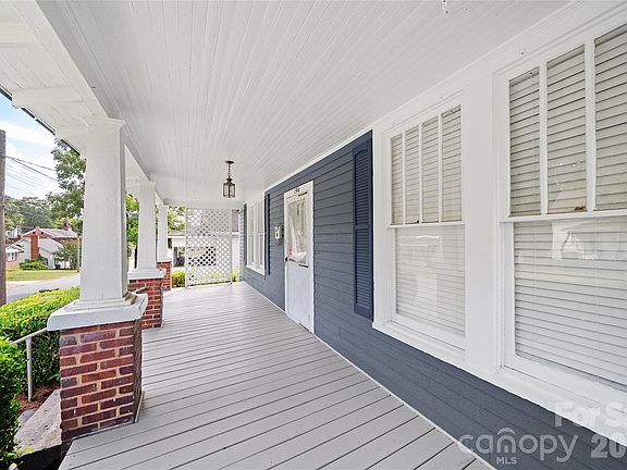 4th image of 194 Cedar Dr NW
