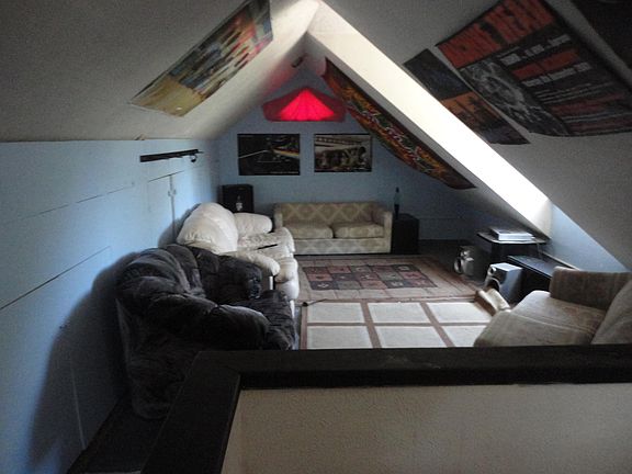 Attic bedroom very roomy