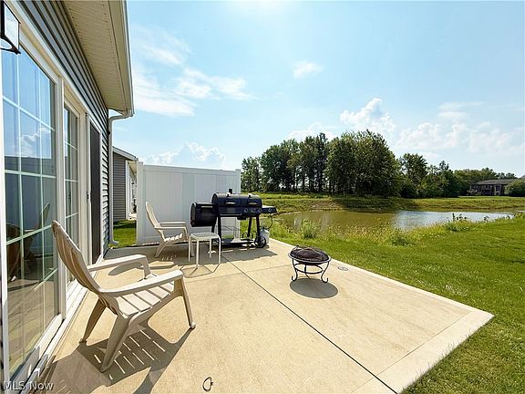 5th image of 208 Silver Spring Cir