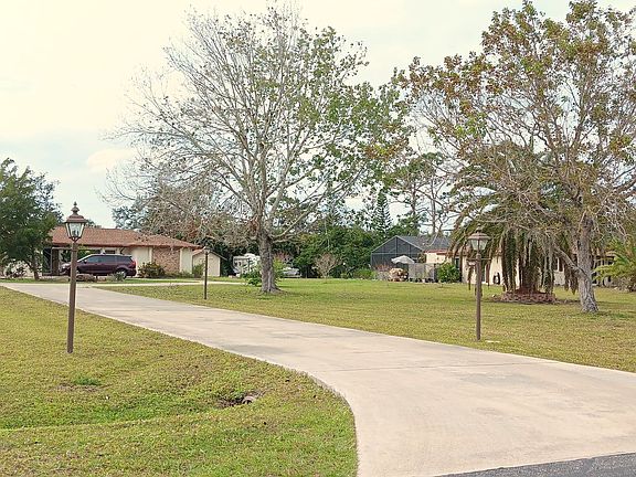 5th image of 1847 Whispering Pines Cir