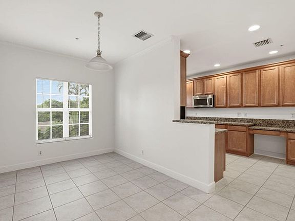3rd image of 531 S Federal Hwy APT 14