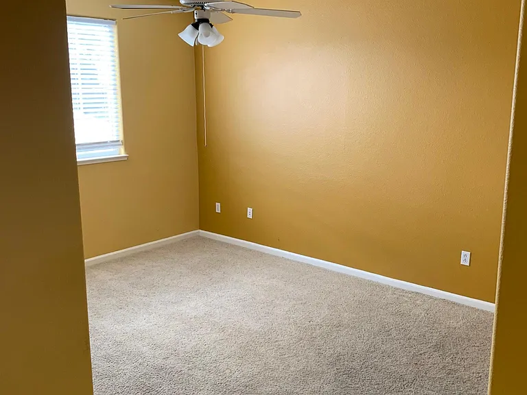 1360 Shady Ln #2 — Photo 8