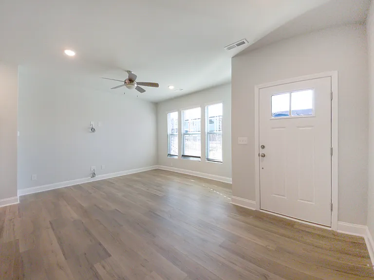 1839 Catawba Ave — Photo 18