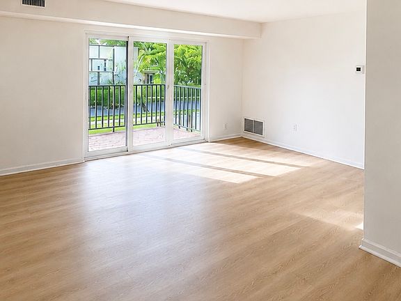 4th image of 1900 King James Pkwy APT 202