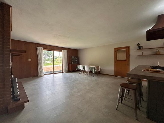 3rd image of 710 Lakeview Ave