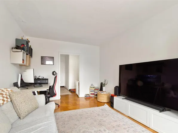 48-41 43rd Street #2H, Woodside, NY 11377