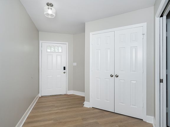 2nd image of 10 Kennedy Ct APT B