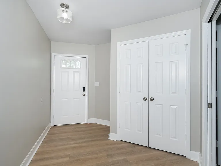 10 Kennedy Ct #B — Photo 2
