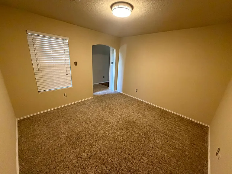1139 Landon Ln — Photo 25