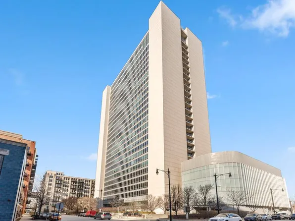 500 W Superior St Unit 1508, Chicago, IL 60610