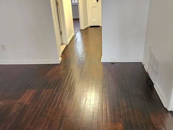 4th image of 16143 W Parkway St