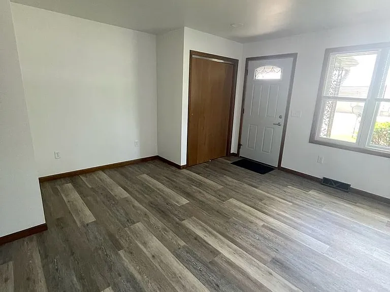 2218 W Wall St — Photo 13