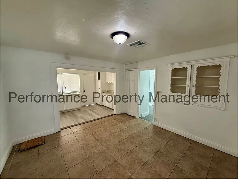 3703 Eucalyptus Dr — Photo 3