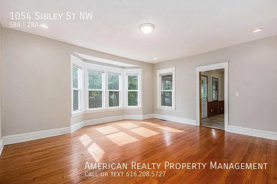 5 bed, 2165 sqft, $3,000 — Photo 4