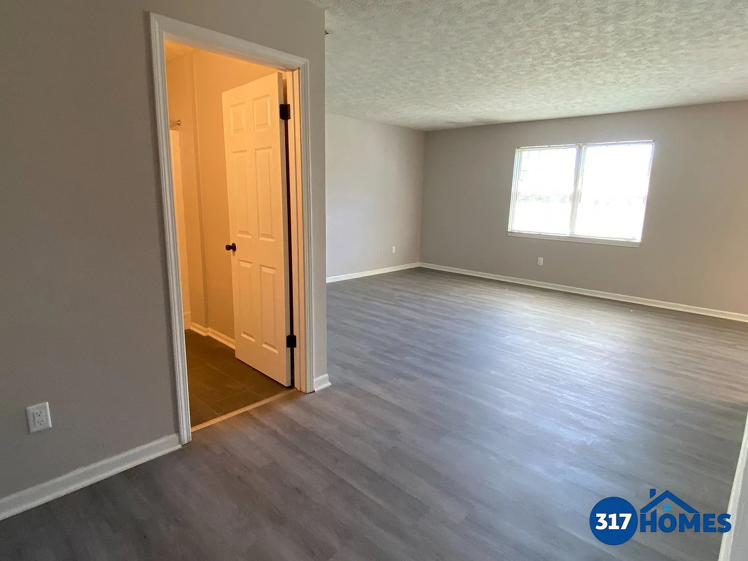 2 bed, 2.0 bath, 900 sqft, $1,275 — Photo 2