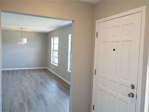 4th image of 10208 Ashwood Dr