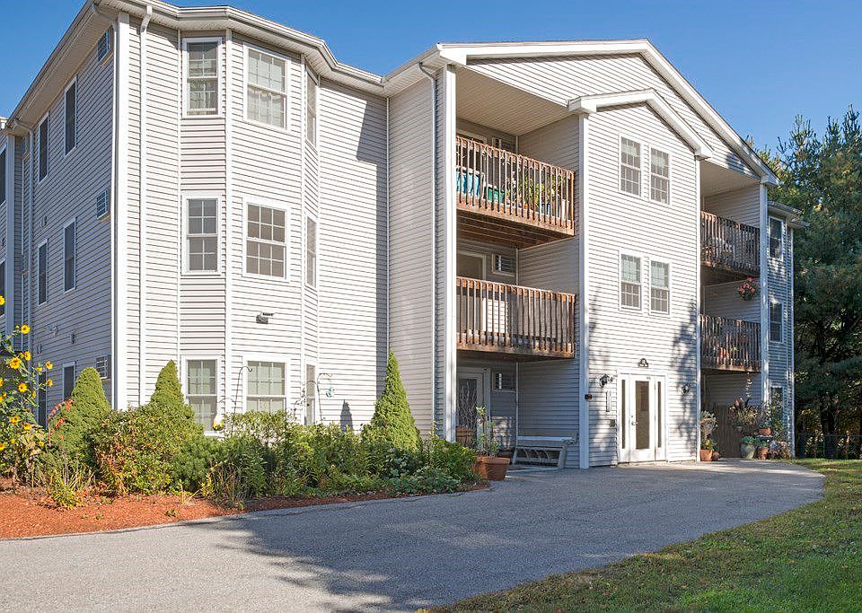 1st image of 9 Leblanc Dr #9