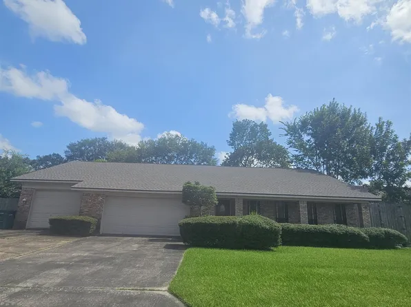 7045 Westgate Dr, Beaumont, TX 77706