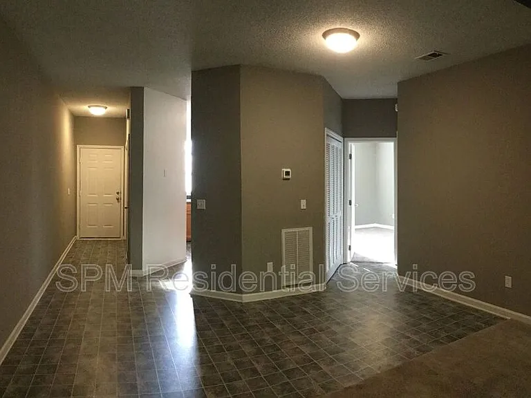 723 Bragg Dr #E — Photo 5