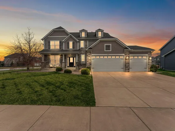 10155 Golden Crest Dr, Saint John, IN 46373