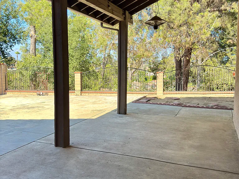 2092 Peaceful Hills Rd — Photo 48