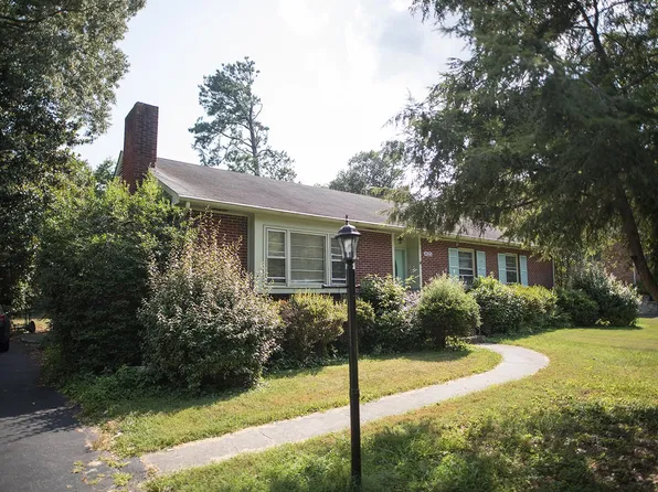 8525 Chippenham Rd, Richmond, VA 23235