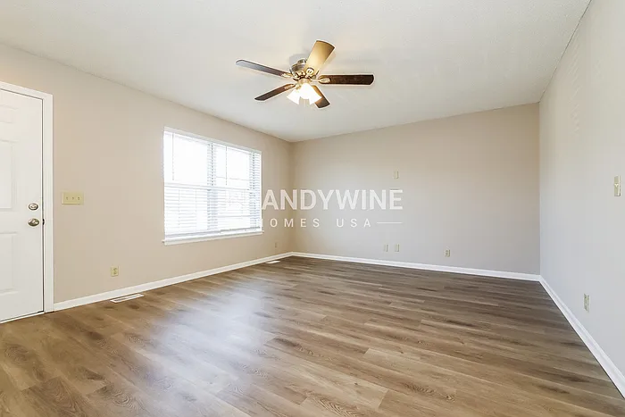 3 bed, 3.0 bath, 1644 sqft, $2,260 — Photo 4