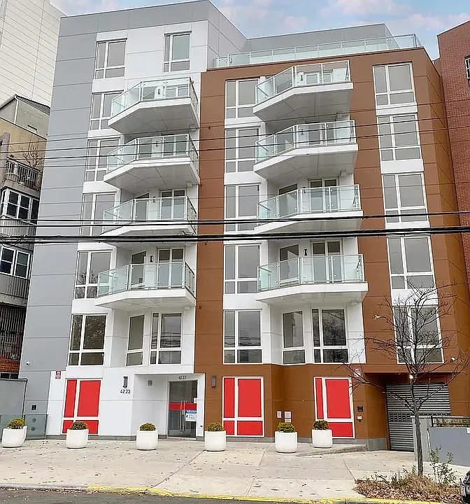 42-23 Parsons Blvd #5C