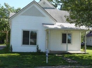 110 E Main St, Exline, IA 52555