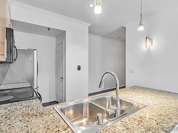 4th image of 1642 7th Ave Unit 321