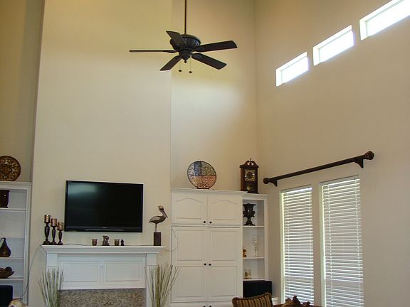 3rd image of 6119 Royal Palms Dr