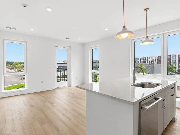 2454 Lafayette Rd #201 — Photo 2