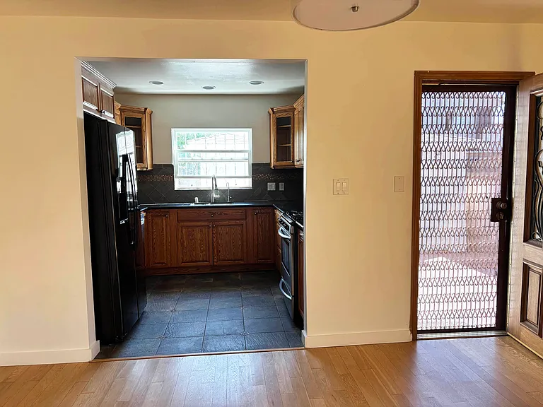 5931 Comey Ave — Photo 9