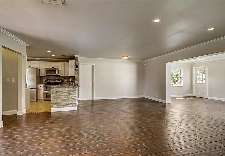9387 Richmond Cir — Photo 6